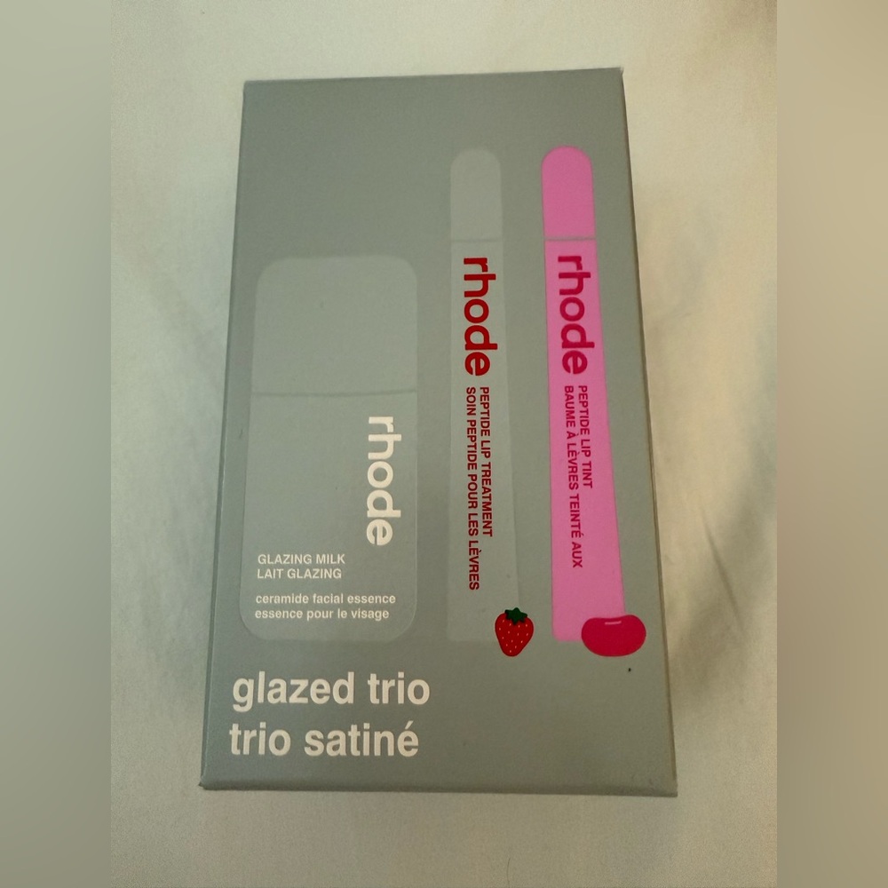 NIB! Rhode Holiday 2025 Glazed Trio gift Set - Picture 2 of 5